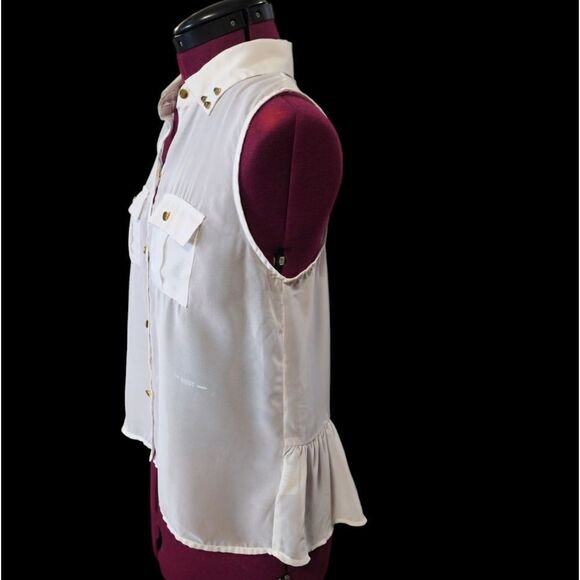 5/$25 White gold sheer high low sleeveless button down top - Picture 3 of 7